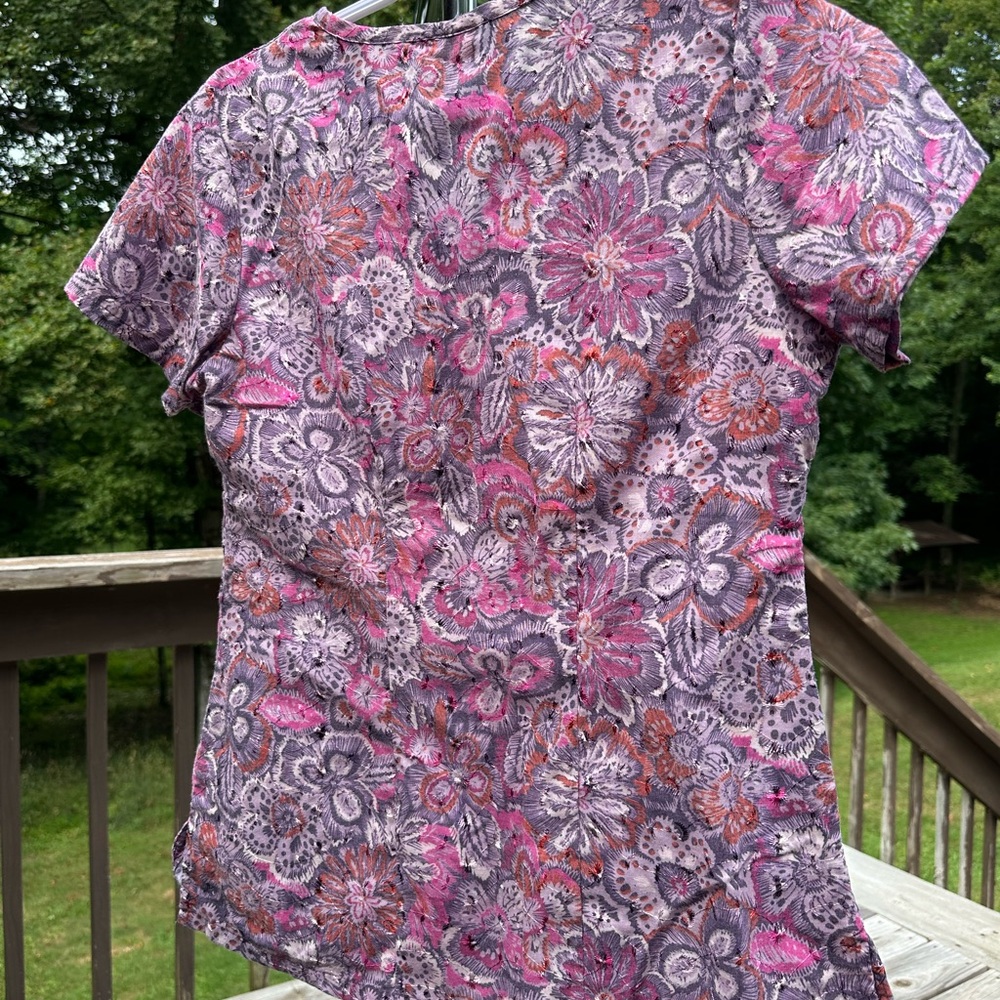 Scrub top - Picture 3 of 4